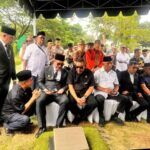 Pemakaman mantan Gubernur Maluku Periode 2014-2019, Ir.Said Assagaff di tanah Kusir Jakarta dihadiri Gubernur Maluku, Hendrik Lewerissa, Wali Kota Ambon, Bodewin M Wattimena dan mantan Gubernur Maluku Periode 2019-2024, Murad Ismail.