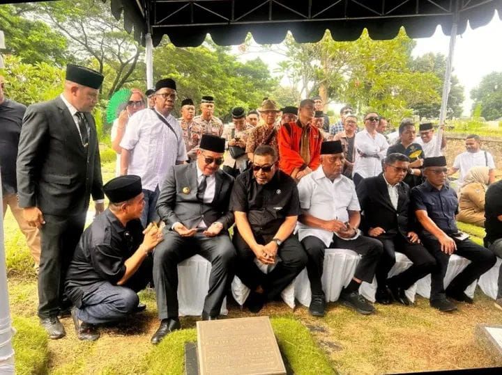 Pemakaman mantan Gubernur Maluku Periode 2014-2019, Ir.Said Assagaff di tanah Kusir Jakarta dihadiri Gubernur Maluku, Hendrik Lewerissa, Wali Kota Ambon, Bodewin M Wattimena dan mantan Gubernur Maluku Periode 2019-2024, Murad Ismail.