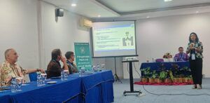 Public Relations Narcotics Anonymous Indonesia, Nita Purna kusumabsaat Jumpa Pers di Denpasar, Jumat (05/12/2025)