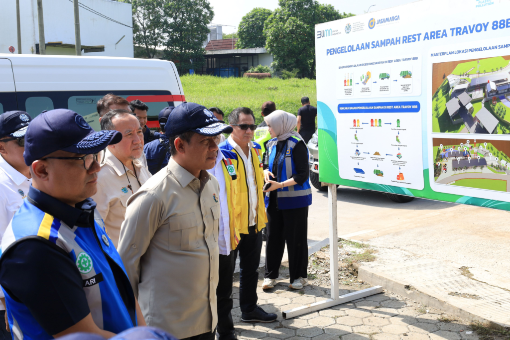 Menteri Lingkungan Hidup/Kepala BPLH, Hanif Faisol Nurofiq, turun langsung menginspeksi tujuh rest area strategis, yakni Rest Area KM 57A, KM 88B, KM 102A, KM 166A, KM 228A, KM 287A, dan KM 379A.