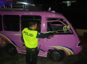 Kondisi Mobil di Tempat Kejadian Perkara, Tugu Dolan, Kudamati, Kecamatan Nusaniwe, Kota Ambon.