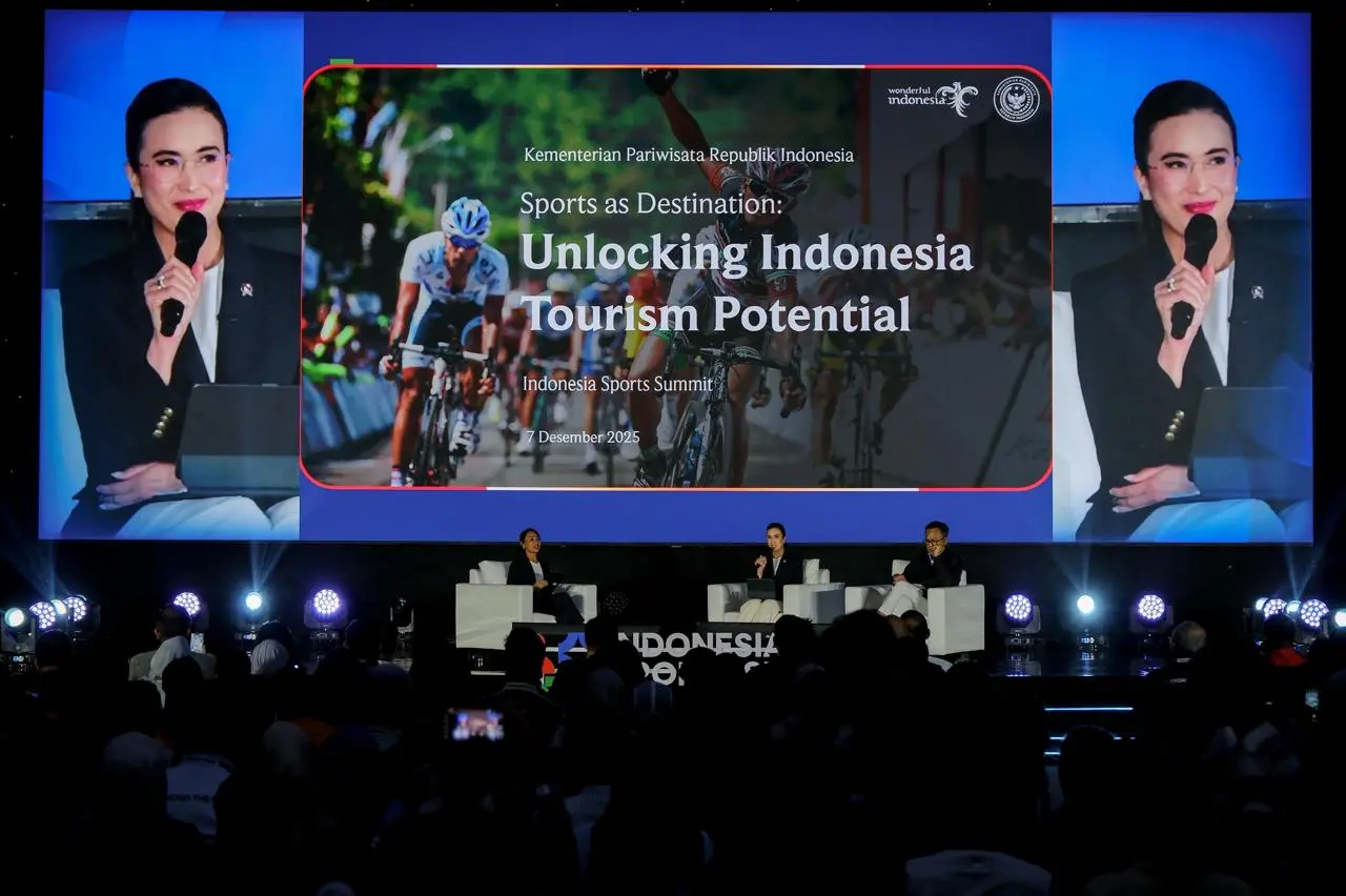 Menteri Pariwisata Widiyanti Putri Wardhana saat menjadi pembicara dalam “Indonesian Sports Summit 2025” di Indonesia Arena, Senayan, Jakarta. Minggu (7/12/2025).