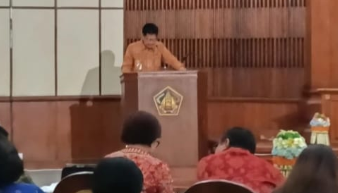 Anggota Fraksi Golkar DPRD Bali, I Nyoman Wirya, dalam Sidang Paripurna DPRD Bali, Senin (15/12/2025) di Kantor Gubernur Bali.