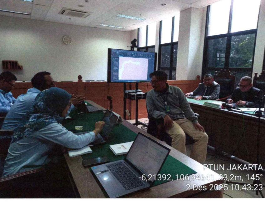 Suasana sidang gugatan Tata Usaha Negara di Pengadilan TUN Jakarta terkait penertiban kawasan hutan di Riau, Selasa (2/12/2025).