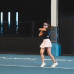 Olahraga tenis tak hanya populer sebagai aktivitas rekreasi, tetapi juga memiliki manfaat kesehatan yang signifikan jika dilakukan secara rutin.