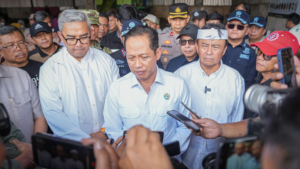 Menteri Lingkungan Hidup/Kepala Badan Pengendalian Lingkungan Hidup (KLH/BPLH) Hanif Faisol Nurofiq