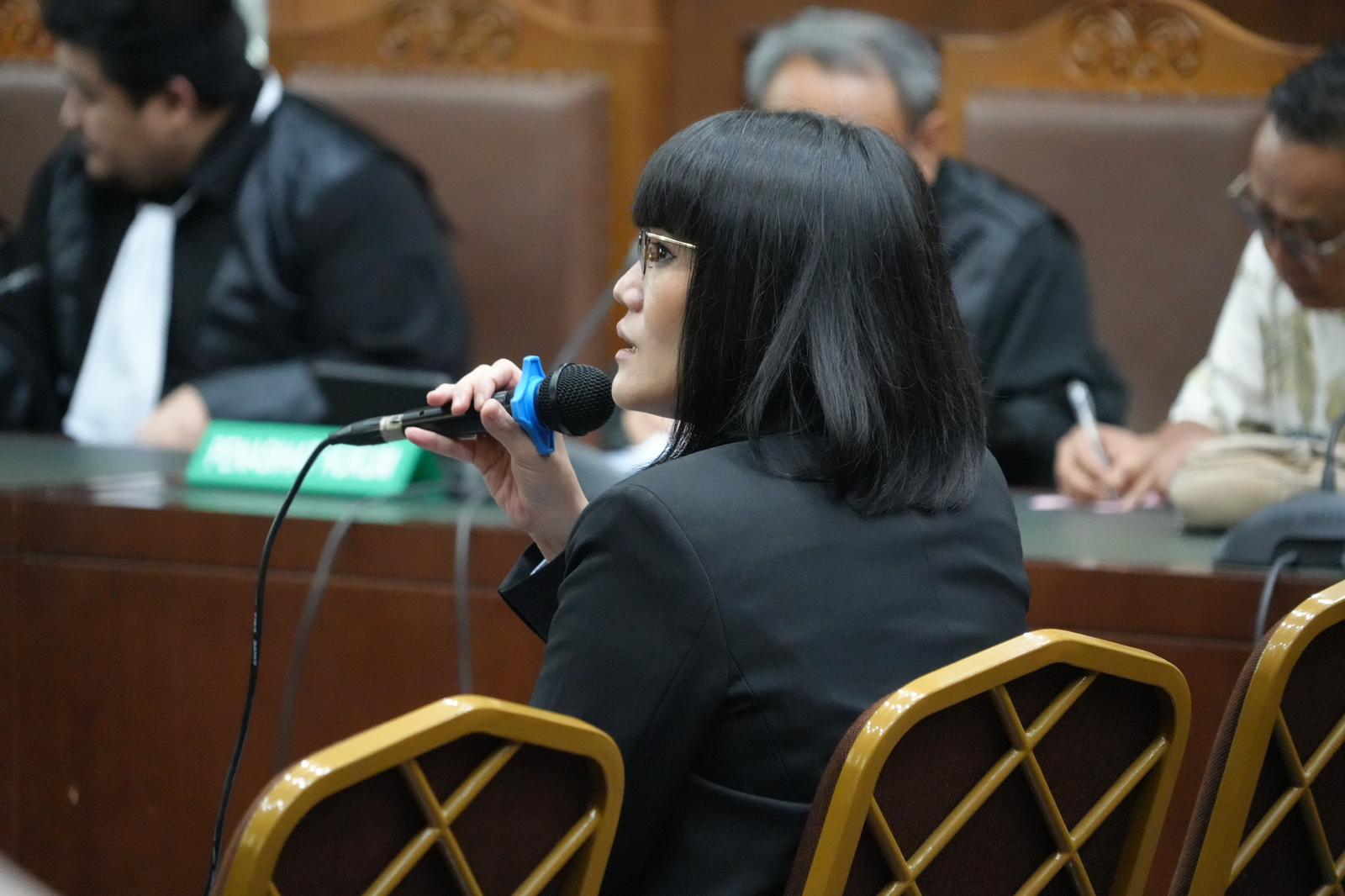 Marcella Santoso memberikan keterangan di hadapan majelis hakim saat persidangan perkara dugaan perintangan penyidikan (obstruction of justice) di Pengadilan Tindak Pidana Korupsi Jakarta Pusat, Selasa (21/1/2026).