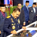 Menteri Imigrasi dan Pemasyarakatan RI Jenderal Pol. (Purn) Drs. Agus Andrianto menandatangani prasasti peresmian dan pencanangan pembangunan Kantor Imigrasi dalam rangka Hari Bhakti Imigrasi ke-76 Tahun 2026, disaksikan Wakil Bupati Klungkung Tjokorda Gde Surya Putra serta jajaran pejabat terkait, di Kampus Politeknik Pengayoman Indonesia, Tangerang, Banten, Senin (26/1/2026).