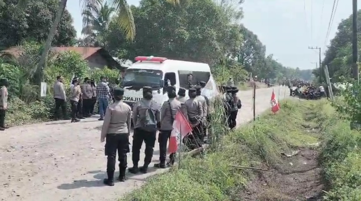 Konsorsium Pembaruan Agraria (KPA) mengecam keras tindakan penggusuran rumah dan lahan pertanian milik petani anggota Kelompok Tani Padang Halaban (KTPHS) di Padang Halaban, Kecamatan Aek Kuo, Kabupaten Labuhanbatu Utara, Sumatera Utara.