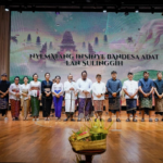 Bupati Wayan Adi Arnawa didampingi Wabup Bagus Alit Sucipta secara resmi membuka Bulan Bahasa Bali VIII Tahun 2026 yang ditandai dengan membunyikan Gamelan Ceng-Ceng, di Balai Budaya Giri Nata Mandala, Puspem Badung, Jumat (30/1).