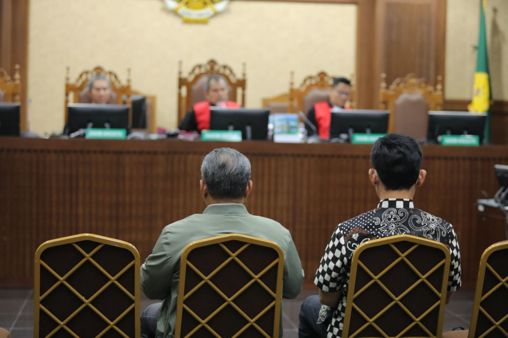 Suasana sidang perkara dugaan tindak pidana korupsi suap dan/atau gratifikasi, tindak pidana pencucian uang (TPPU), serta dugaan perintangan proses hukum terkait penanganan perkara di Pengadilan Negeri Jakarta Pusat.