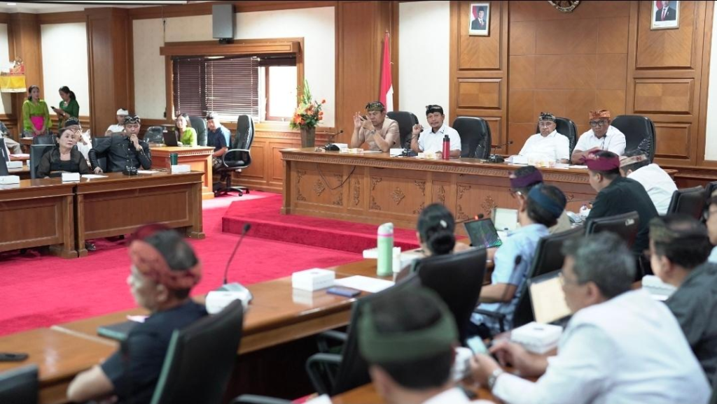 Suasana rapat DPRD Badung bersama RSD Mangusada.