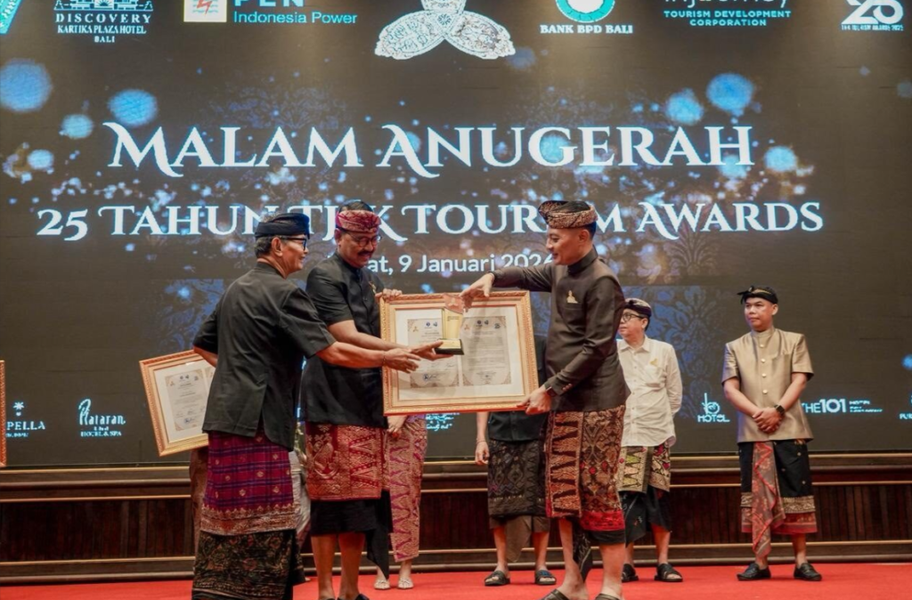 InJourney Tourism Development Corporation (ITDC) menerima penghargaan Tri Hita Karana (THK) Tourism Awards 2026 pada Malam Anugerah THK yang digelar di Discovery Kartika Plaza Hotel, Bali, Jumat (9/1/2026).