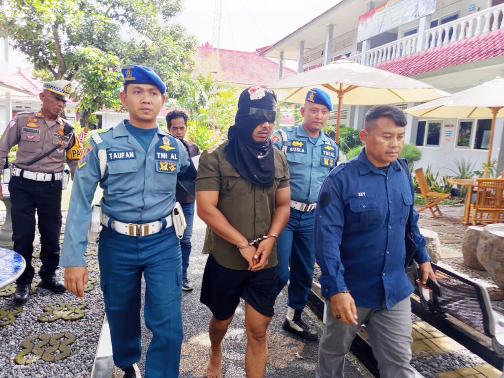 Tersangka saat diamankan