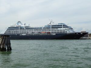 Azamara_pursuit