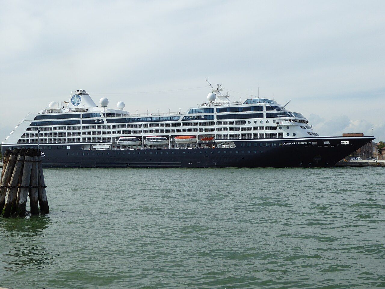 Azamara_pursuit