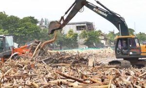 Sampah kiriman di psisir Badung.