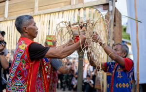 Masyarakat Adat Iban Sadap, Merawat Alam Dan Tradisi Lewat Tenun