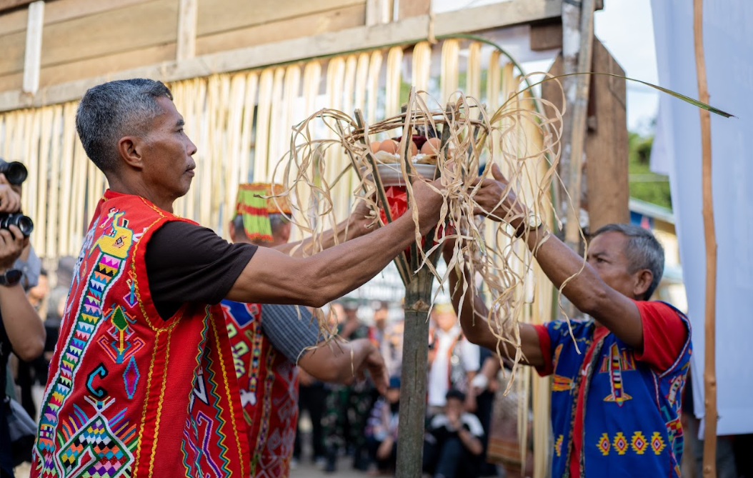 Masyarakat Adat Iban Sadap, Merawat Alam Dan Tradisi Lewat Tenun