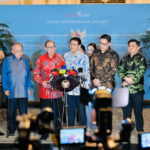 Mantan menteri luar negeri, mantan wakil menteri luar negeri, serta tokoh senior diplomasi nasional menyampaikan keterangannya usai diterima Presiden Prabowo Subianto di Istana Merdeka, Jakarta, pada Rabu, 4 Februari 2026. Foto: BPMI Setpres/Laily Rachev