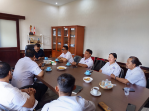 Pengurus Serikat Media Siber Indonesia (SMSI) Kota Denpasar saat melakukan audiensi dengan Kepala Dinas Perhubungan Kota Denpasar, I Ketut Sriawan, Rabu (4/2/2026)