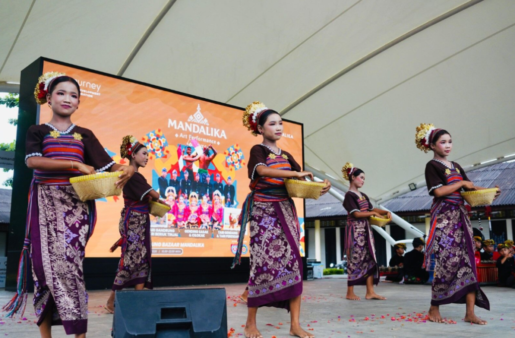 Mandalika Art Performance