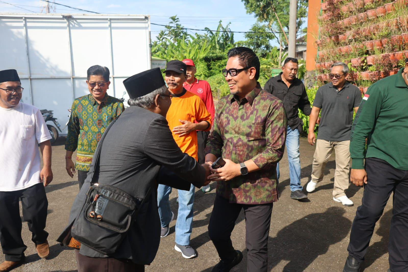 Wawali Arya Wibawa Buka Workshop Pengelolaan Sampah Berbasis Sumber di Musholla Al-Hikmah Joglo, Padangsambian Klod, Denpasar Barat, Minggu (8/2) pagi.