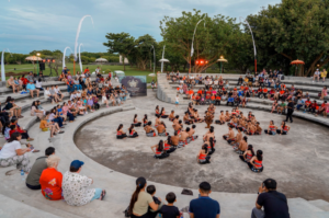 Pertunjukan Tari Kecak memukau wisatawan