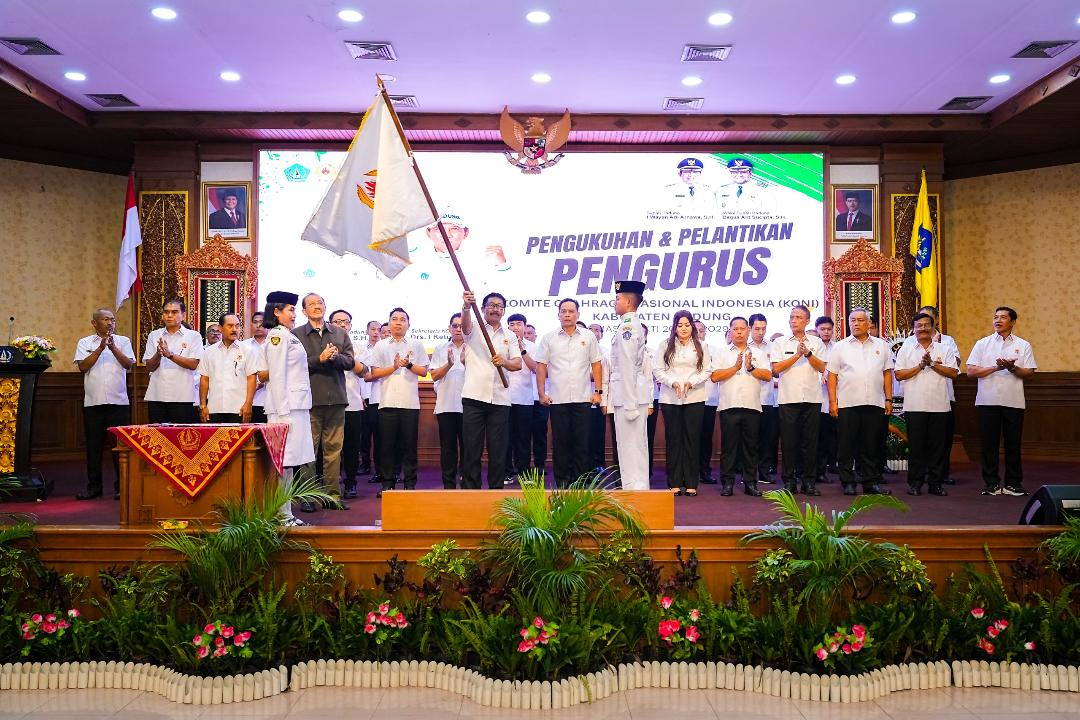 Bupati Wayan Adi Arnawa menghadiri Pelantikan Pengurus KONI Badung Masa Bakti 2025-2029 di di Puspem Badung, Rabu (18/2).