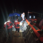 Tim SAR gabungan berhasil mengevakuasi sembilan orang penumpang warga Aru yang mengalami mati mesin di perairan laut Desa Nafar, Kabupaten Kepulauan Aru.