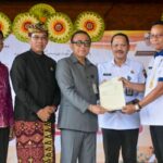 Penyerahan Sertifikat Hak Guna Bangunan (SHGB) PT Karya Makmur serta perubahan Sertifikat Hak Milik (SHM) menjadi Sertifikat Hak Pakai (SHP) kepada Pemkot Denpasar