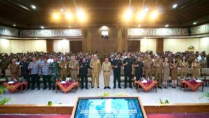 Bupati Wayan Adi Arnawa didampingi Wabup Bagus Alit Sucipta saat membuka Musrenbang RKPD Semesta Berencana Kabupaten Badung Tahun 2027 di Ruang Pertemuan Kertha Gosana, Puspem Badung, Senin (30/3).