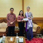 Bupati Wayan Adi Arnawa bersama Nyonya Rasniathi Adi Arnawa menerima Victoria Veronica Titisari Kosasieputri yang akan mengikuti ajang Putri Indonesia 2026 di Puspem Badung, Jumat (27/3).