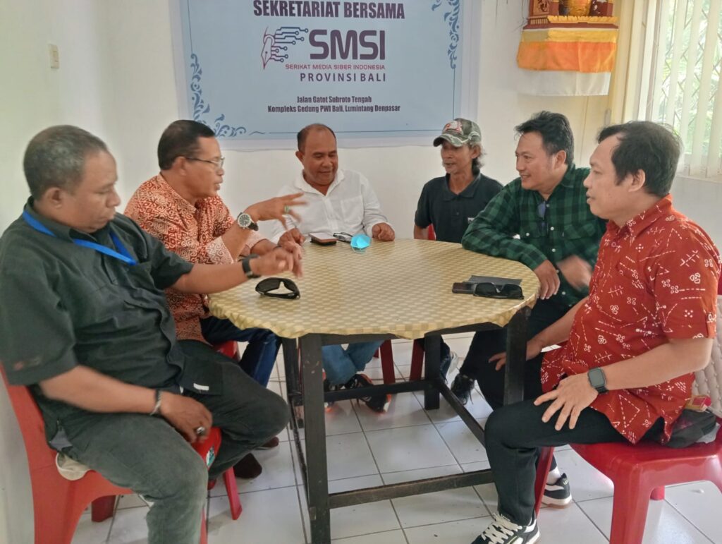 Rapat persiapan Aksi Tanam 1.000 Mangrove dalam Rangka Hari Pers Nasional (HPN) 2026 di Sekretariat Serikat Media Siber Indonesia (SMSI) Provinsi Bali kawasan Lumintang, Denpasar