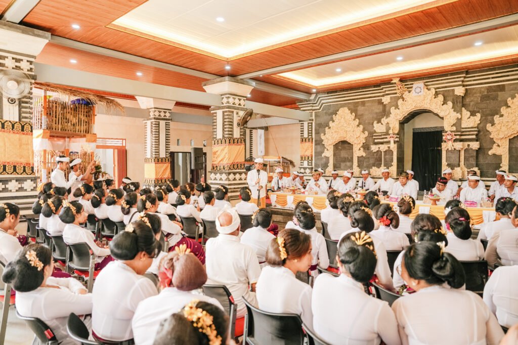 Bupati Wayan Adi Arnawa saat hadiri Karya Ngenteg Linggih Wraspati Kalpa, Tawur Madya dan Padudusan Alit di Banjar Adat Uma Kapal, Kelurahan Kapal, Mengwi, pada Minggu (29/3).