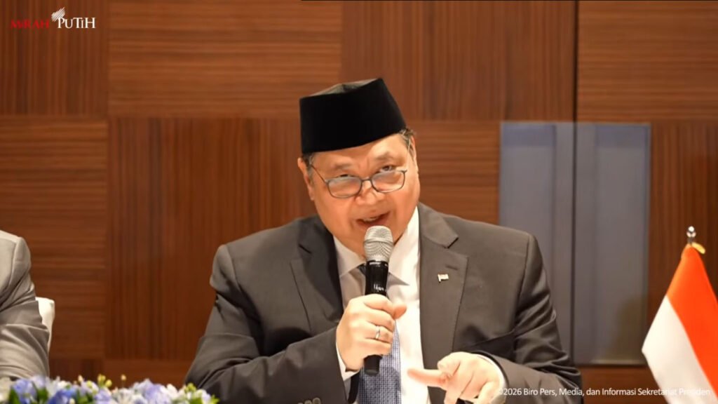 Menteri Koordinator Bidang Perekonomian, Airlangga Hartarto saat Konferensi Pers Tentang Kebijakan Pemerintah dalam Mitigasi Risiko & Antisipasi Dinamika Global, Selasa (31/3/2026).
