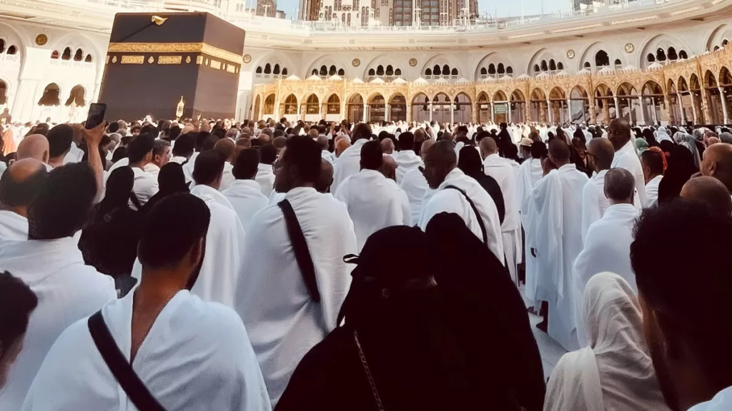 Ilustrasi Jemaah umroh Indonesia. (Foto: Pexel)