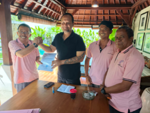 Wabup Bagus Alit Sucipta menerima audiensi SMSI Kabupaten Badung yang akan menggelar literasi bertajuk Digitalisasi di Sektor Pembayaran, di kediaman bilangan Dalung, Senin (30/3/2026).