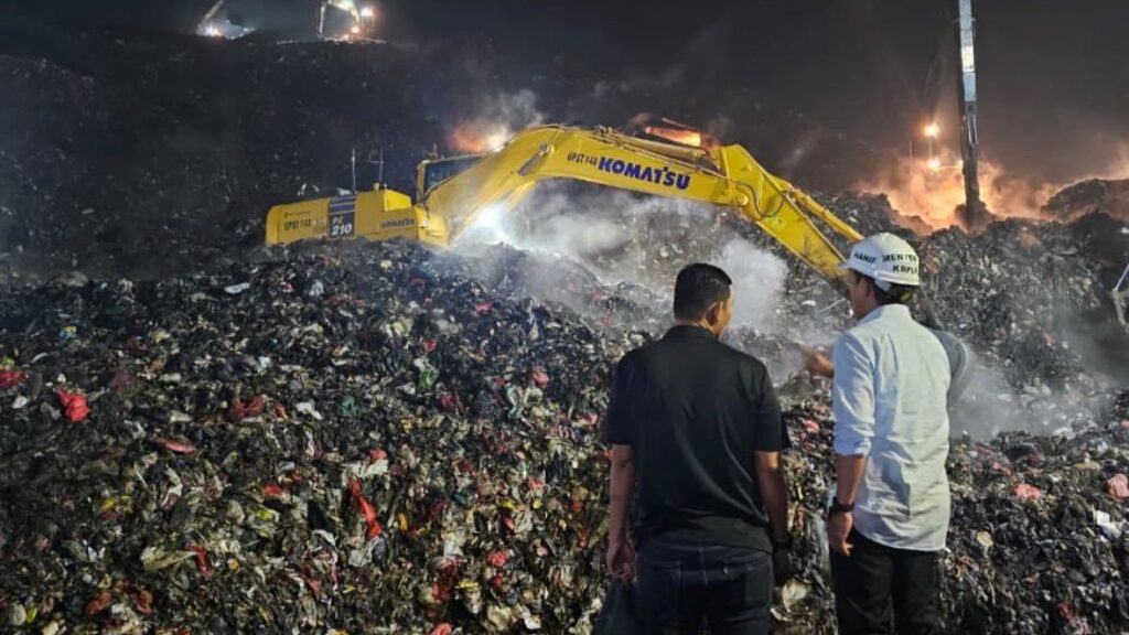 Longsor gunungan sampah setinggi sekitar 50 meter di Zona IV TPST Bantar Gebang pada Minggu (8/3/2026) pukul 14.30 menewaskan empat orang.