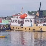 Kondisi saat KM. Sabuk Nusantara Tabrak Penginapan di Kecamatan Banda Neira, Kabupaten Maluku Tengah.