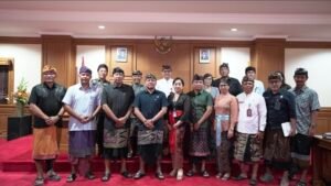 Komisi I DPRD Badung berfoto bersama usai rapat kerja bersama 11 OPD bahas LKPJ 2025, Kamis (9/4/2026).