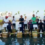 Bupati Wayan Adi Arnawa saat hadir di penanaman mangrove dan pelepasan burung di Kawasan Hutan Tahura Ngurah Rai, Sabtu (25/4).