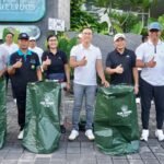 Sekda Surya Suamba saat melakukan pengawasan intensif Pengelolaan Sampah Berbasis Sumber dengan menyasar sektor Horeka di Area Cafe 19 Pantai Muaya, Jimbaran, Jumat (24/4).