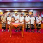 Bupati Wayan Adi Arnawa saat Rapat Paripurna Masa Persidangan Ketiga di Ruang Sidang Utama Gosana, Sekretariat DPRD Badung, Kamis (23/4).