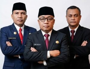 Tiga orang kandidat yang masuk dalam bursa seleksi Sekkot Ambon antara lain: Robby Sapulette, Steven Dominggus dan Apries Gaspersz.