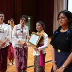 Ketua TP. PKK Nyonya Rasniathi Adi Arnawa saat hadiri acara "Semangat Kartini (Sekar) Badung" Tahun 2026 di Balai Budaya Giri Nata Mandala, Puspem Badung, Selasa (21/04).