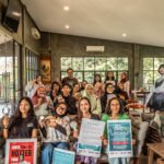 penggemar K-pop menandatangani petisi yang menyerukan agar Hana Bank melakukan aksi konkret untuk menghentikan pembiayaan proyek yang terintegrasi PLTU batu bara baru