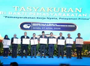 Bupati Wayan Adi Arnawa saat menandatangani Nota Kesepahaman di Kampus Poltek IMPAS Tangerang, Banten, Senin (27/4).