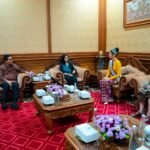 Bupati Wayan Adi Arnawa, didampingi Ketua TP PKK Badung, Nyonya Rasniathi Adi Arnawa, menerima kunjungan audiensi Puteri Indonesia Lingkungan 2026, Victoria Veronica Titisari Kosasieputri, Selasa (28/4).