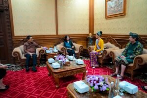 Bupati Wayan Adi Arnawa, didampingi Ketua TP PKK Badung, Nyonya Rasniathi Adi Arnawa, menerima kunjungan audiensi Puteri Indonesia Lingkungan 2026, Victoria Veronica Titisari Kosasieputri, Selasa (28/4).
